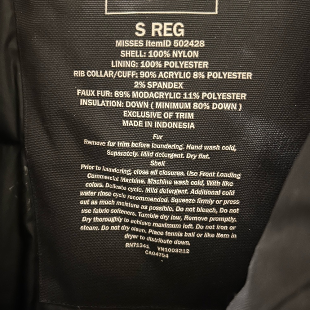 L.L. Bean Maine Mountain Parka - Picture 5 of 9